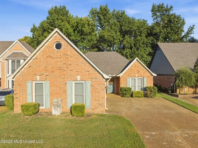 /international/us/358-fairway-oaks-drive-hernando-ms-110119961497/