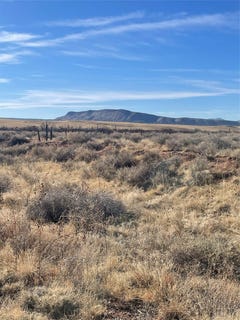 /international/us/11-avenida-vieja-galisteo-nm-110096498607/