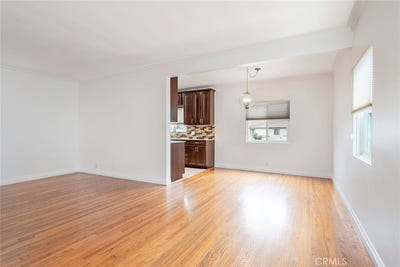 /international/us/1311-e-1st-long-beach-ca-110109010318/