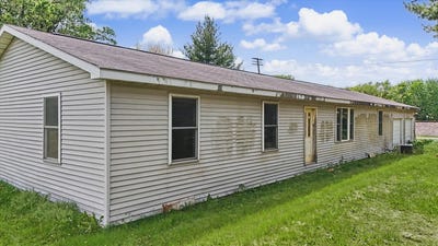 /international/us/2183-railroad-street-lodge-il-110107805507/