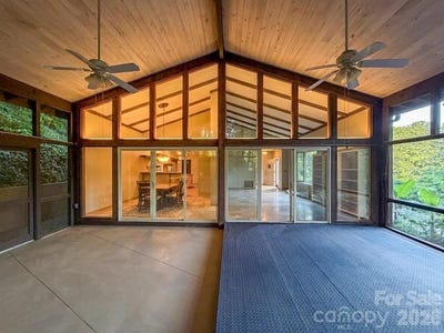 /international/us/506-country-club-road-tryon-nc-110108359055/