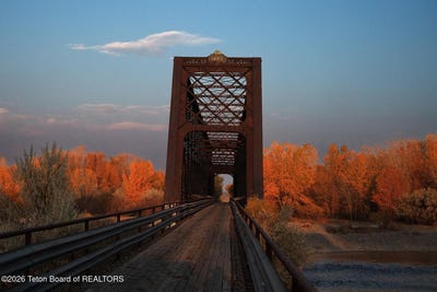 /international/us/338-s-gas-hills-road-riverton-wy-110108280191/