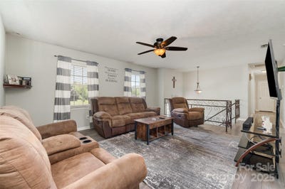 /international/us/220-hilltop-street-connelly-springs-nc-110099032446/?lang=zh-tw