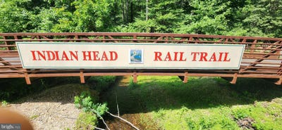 /international/us/robie-bensville-road-white-plains-md-110102603648/