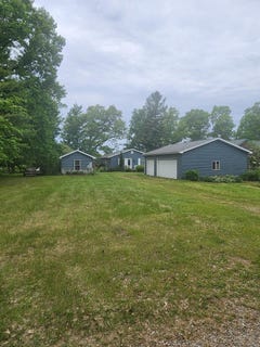 /international/us/46632-s-lakeshore-drive-lawrence-mi-110100045347/
