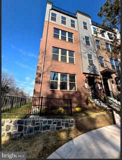 /international/us/13676-innovation-station-loop-herndon-va-110106803142/