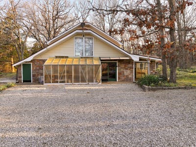 /international/us/22303-county-road-253-wheatland-mo-110107844388/
