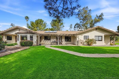 /international/us/15976-eagle-view-ln-valley-center-ca-110105836172/
