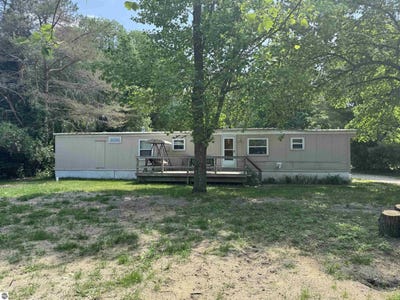 /international/us/126-chippewa-trail-buckley-mi-110100337548/