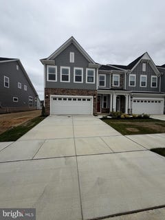 /international/us/10628-great-basin-pl-white-plains-md-110103230447/