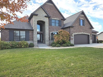 /international/us/9667-crossbow-drive-n-bloomington-il-110103355509/