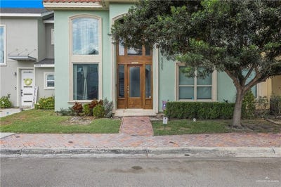 /international/us/5305-n-crown-point-street-pharr-tx-110107059025/