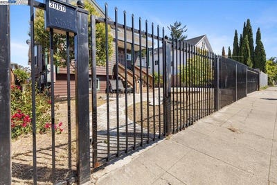/international/us/3060-pleitner-ave-oakland-ca-110097822396/