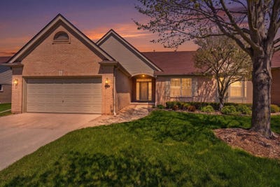 /international/us/17233-pond-drive-clinton-township-mi-110107520010/