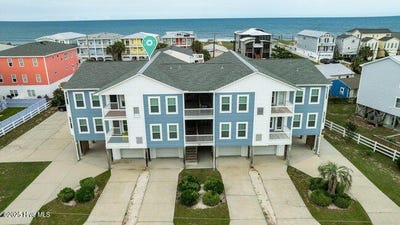/international/us/1701-bowfin-lane-carolina-beach-nc-110100159958/