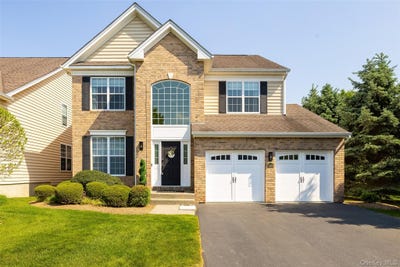 /international/us/319-honness-road-fishkill-ny-110108166351/