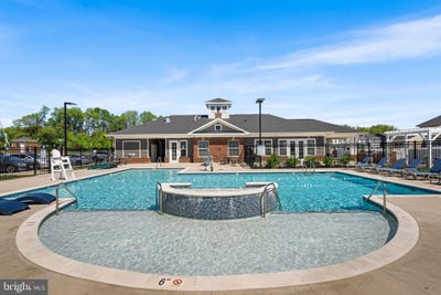 /international/us/13950-englefield-drive-woodbridge-va-110107689361/