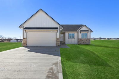 /international/us/1620-tiernan-trail-stuart-ia-110102386010/