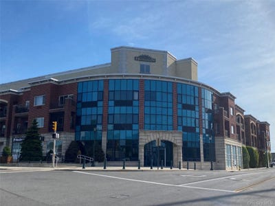 /international/us/130-post-avenue-westbury-ny-110108252649/
