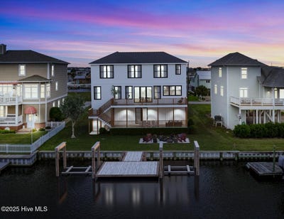 /international/us/121-sound-drive-atlantic-beach-nc-110098465157/