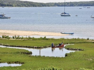/international/us/34-windemere-road-oak-bluffs-ma-110107243571/