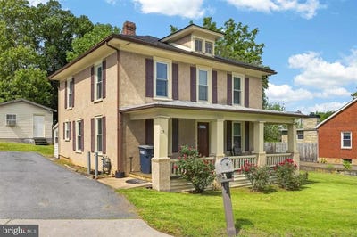 /international/us/29-port-republic-road-harrisonburg-va-110108541836/