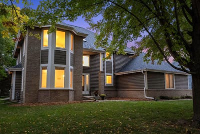 /international/us/1264-creekside-ln-grafton-wi-110120549286/