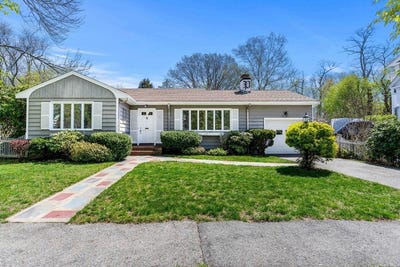 /international/us/14-woodbury-street-beverly-ma-110107801999/