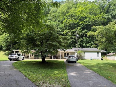/international/us/3061-big-ugly-creek-road-chapmanville-wv-110108770295/