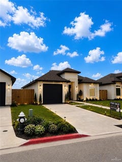 /international/us/1338-s-9th-street-alamo-tx-110119518229/