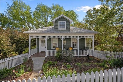 /international/us/415-s-poplar-street-winston-salem-nc-110107308894/