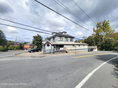 /international/us/6618-s-delaware-drive-bangor-pa-110090536175/
