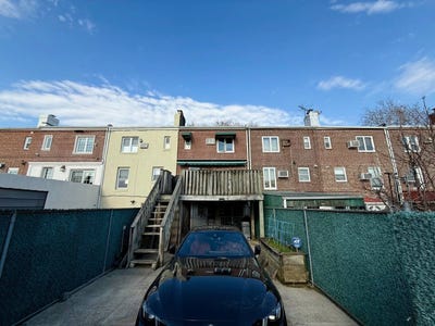 /international/us/6354-77th-street-middle-village-ny-110104914342/