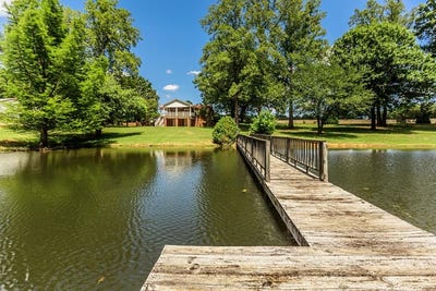 /international/us/1783-prince-edward-highway-pamplin-va-110106841195/