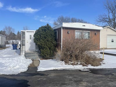 /international/us/1025-s-oak-avenue-onalaska-wi-110106002481/