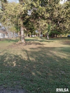 /international/us/213-s-2nd-street-mt-vernon-il-110105954546/
