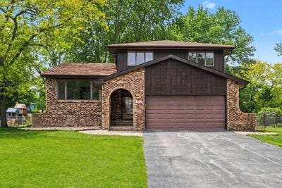 /international/us/9792-w-oakridge-drive-st-john-in-110108280464/