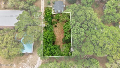 /international/us/201-clarendon-avenue-southport-nc-110104487956/