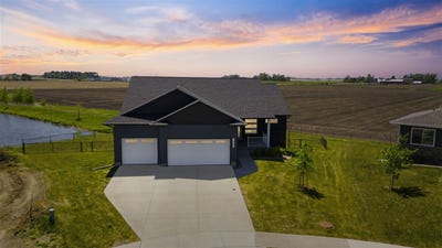 /international/us/1555-parker-court-northliberty-ia-110108094634/