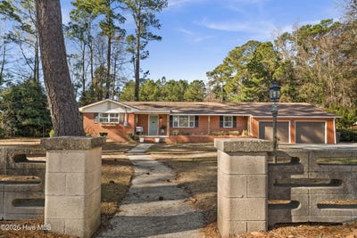 /international/us/241-oak-street-wallace-nc-110104514183/