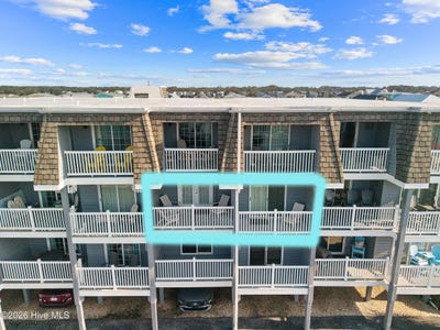 /international/us/2714-w-beach-drive-oak-island-nc-110119637582/