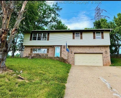 /international/us/263-spruce-lane-poca-wv-110108341058/