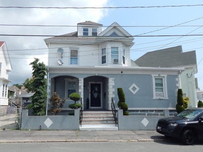 /international/us/167-washington-st-new-bedford-ma-110109569494/