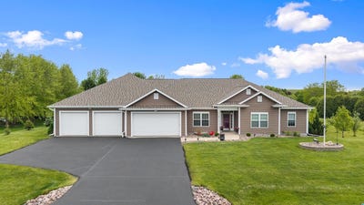 /international/us/3281-burke-road-sun-prairie-wi-110108281678/