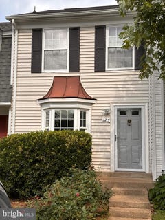 /international/us/123-bickel-court-sterling-va-110108945036/