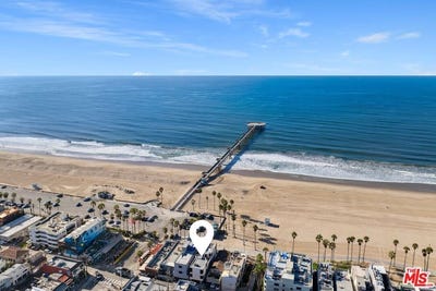 /international/us/3007-ocean-front-walk-venice-ca-110099687265/