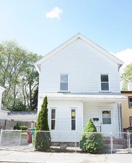 /international/us/18-sutherland-st-lowell-ma-110108198572/