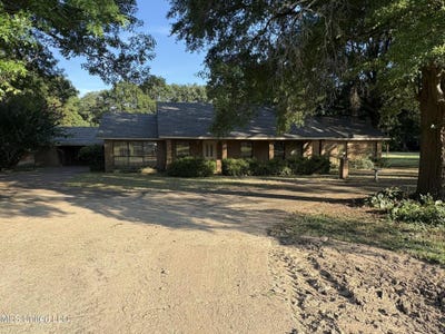 /international/us/203-oak-court-hollandale-ms-110101618531/