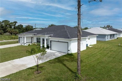 /international/us/702-broadway-avenue-lehigh-acres-fl-110107787656/