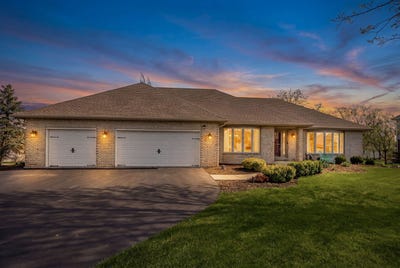 /international/us/13201-meadow-hill-lane-lemont-il-110108146892/